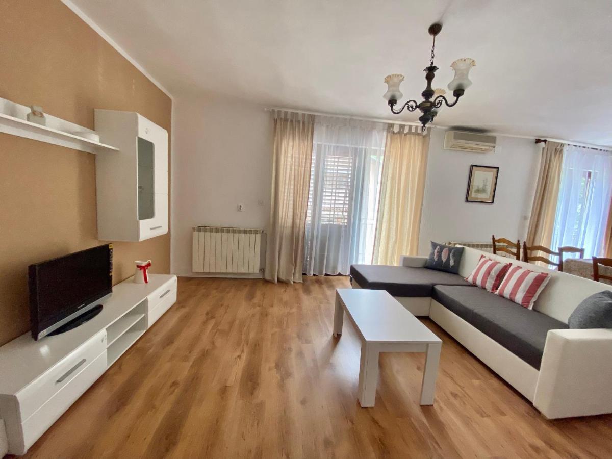 Apartman Mira โอปาติยา ภายนอก รูปภาพ