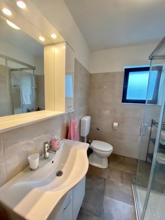 Apartman Mira โอปาติยา ภายนอก รูปภาพ